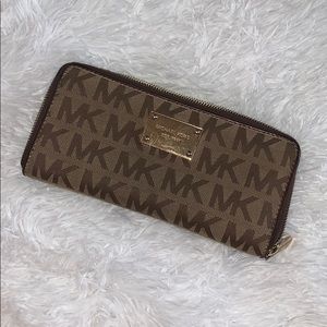 Michael Kors MK wallet